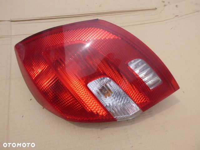 LAMPA PRAWY TYŁ PRAWA TYLNA SKODA FABIA II HB - 9