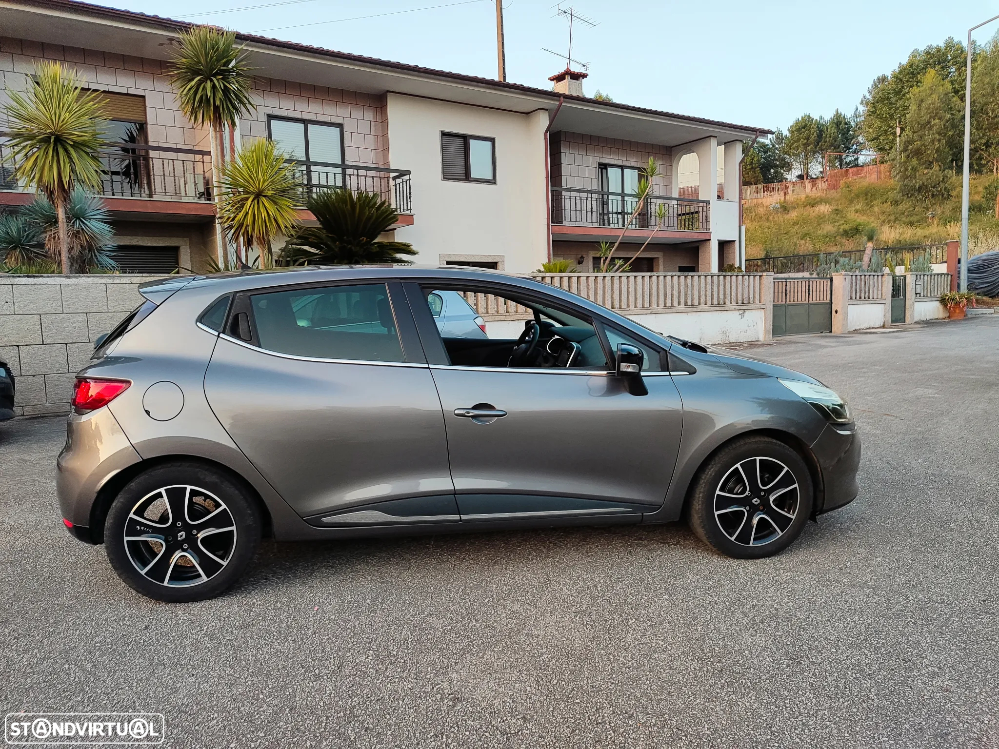 Renault Clio 0.9 TCE Dynamique S - 10
