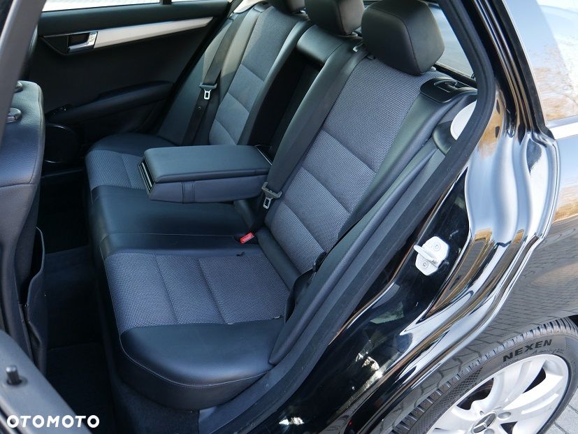 Mercedes-Benz Klasa C 200 Avantgarde Edition - 30