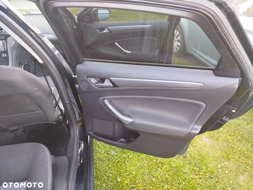 Ford Mondeo - 17