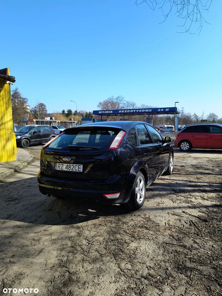 Ford Focus 1.6 Ambiente - 5