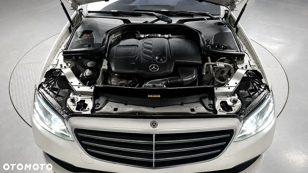 Mercedes-Benz Klasa E 220 d 4-Matic Business Edition 9G-TRONIC - 11