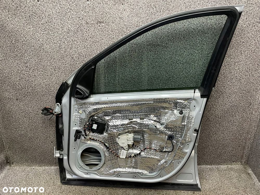 Drzwi prawy przod przednie srebrne C775 775U Mercedes W164 ML 100-120 umFe - 10