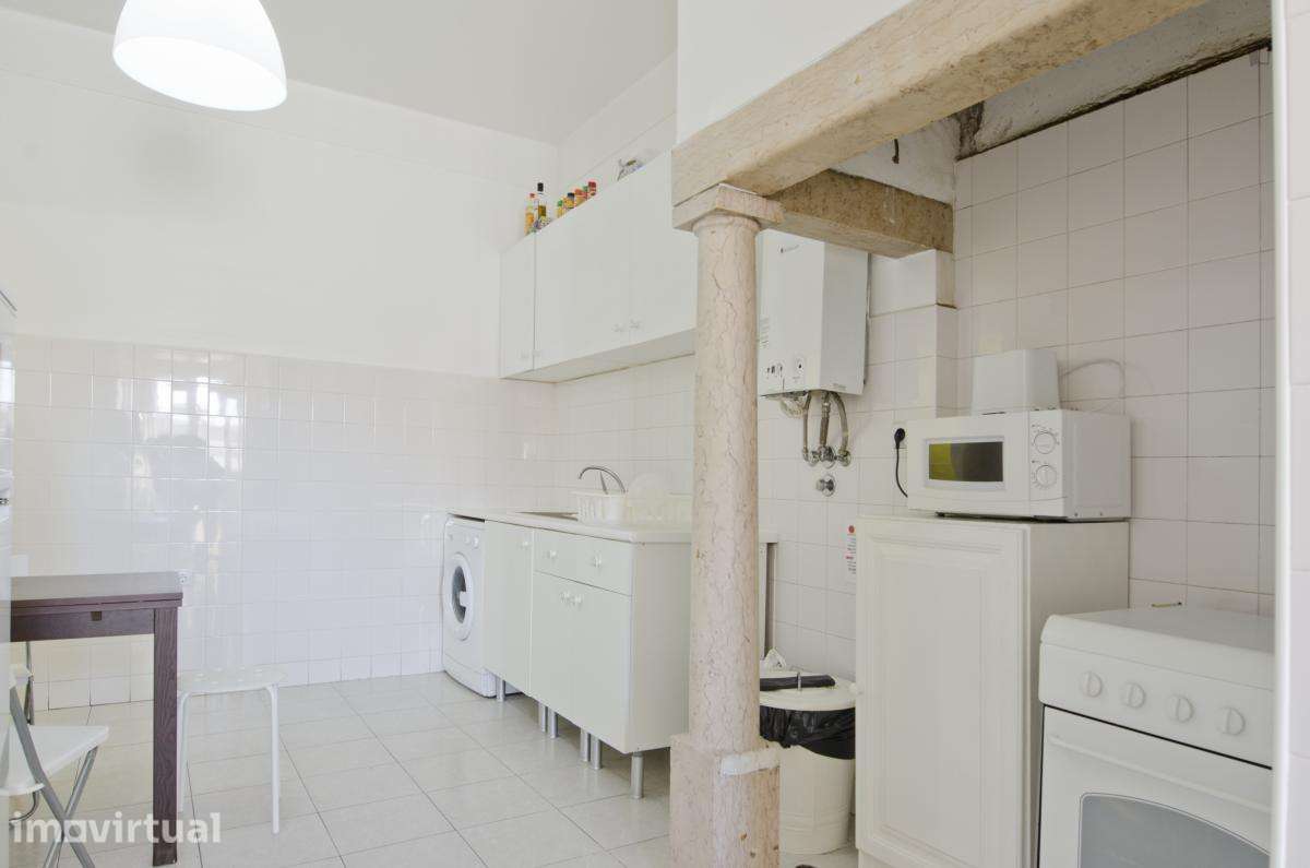 Quarto - localizado em Intendente Lisbon - Grande imagem: 2/19