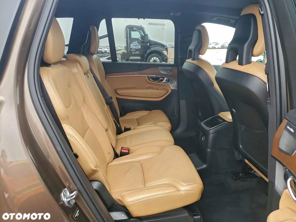 Volvo XC 90 T8 AWD Plug-In Hybrid Momentum 7os - 10