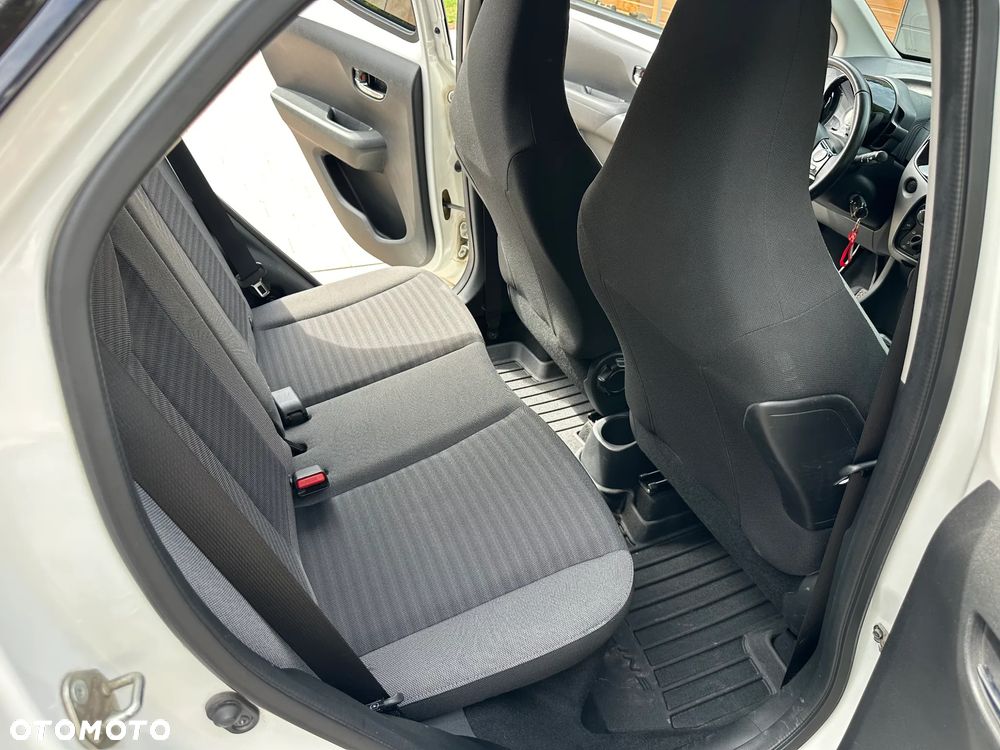 Toyota Aygo 1.0 VVT-i Color Edition - 11