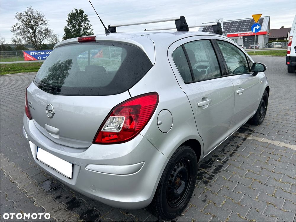 Opel Corsa 1.2 16V Enjoy - 4