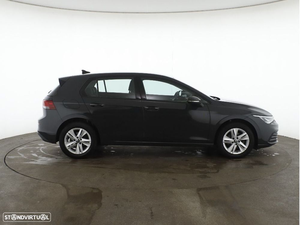 VW Golf 1.0 eTSI Life DSG - 9