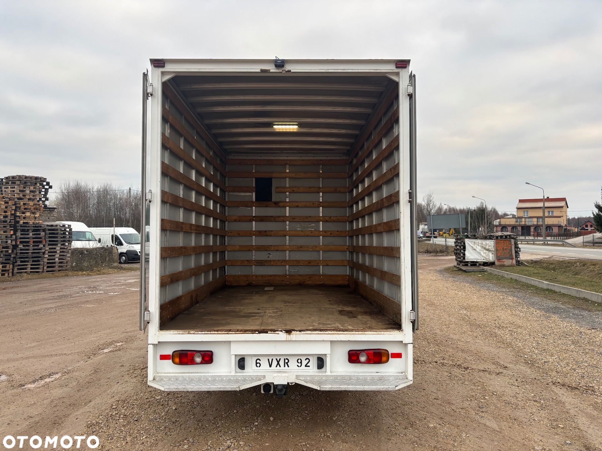 Mitsubishi Canter - 7