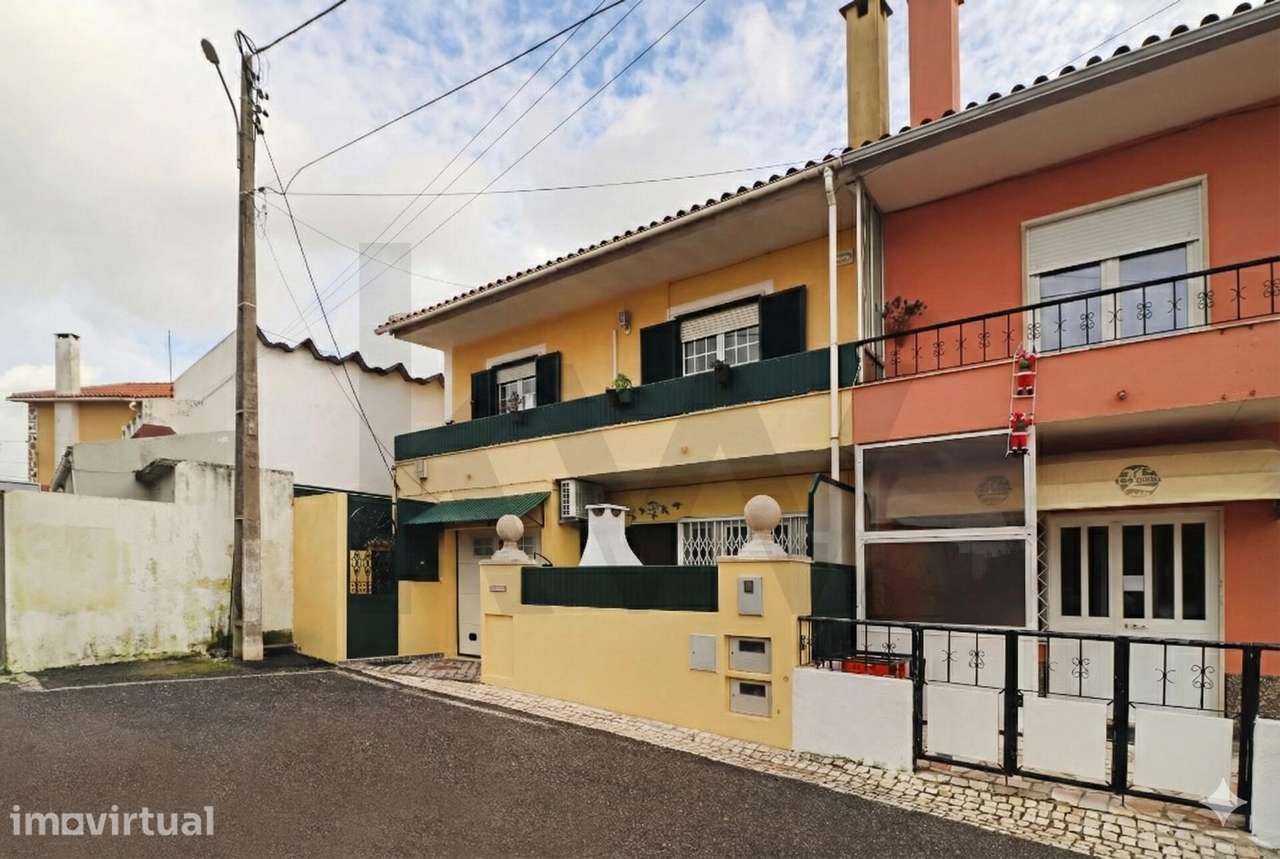 Apartamento T0 + 2 com 100m2 e garagem em andar de moradia com logrado - Grande imagem: 2/25