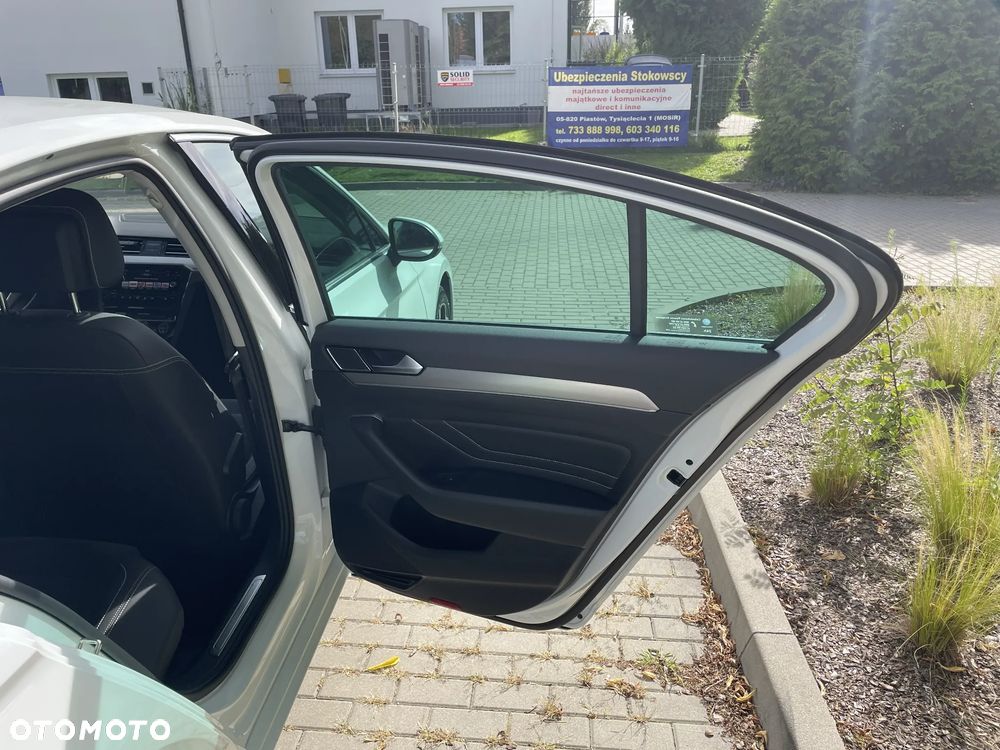 Volkswagen Passat 2.0 TSI Elegance DSG - 24