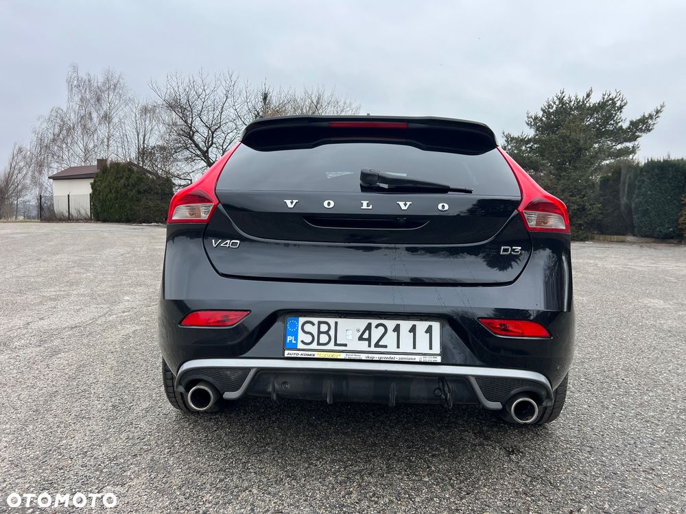 Volvo V40 D3 R Design - 6