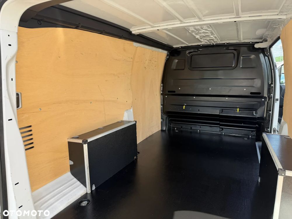 Opel Vivaro - 25