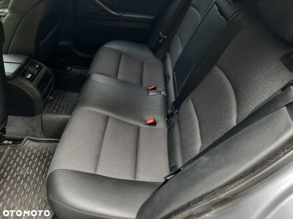 BMW Seria 5 530d xDrive - 22