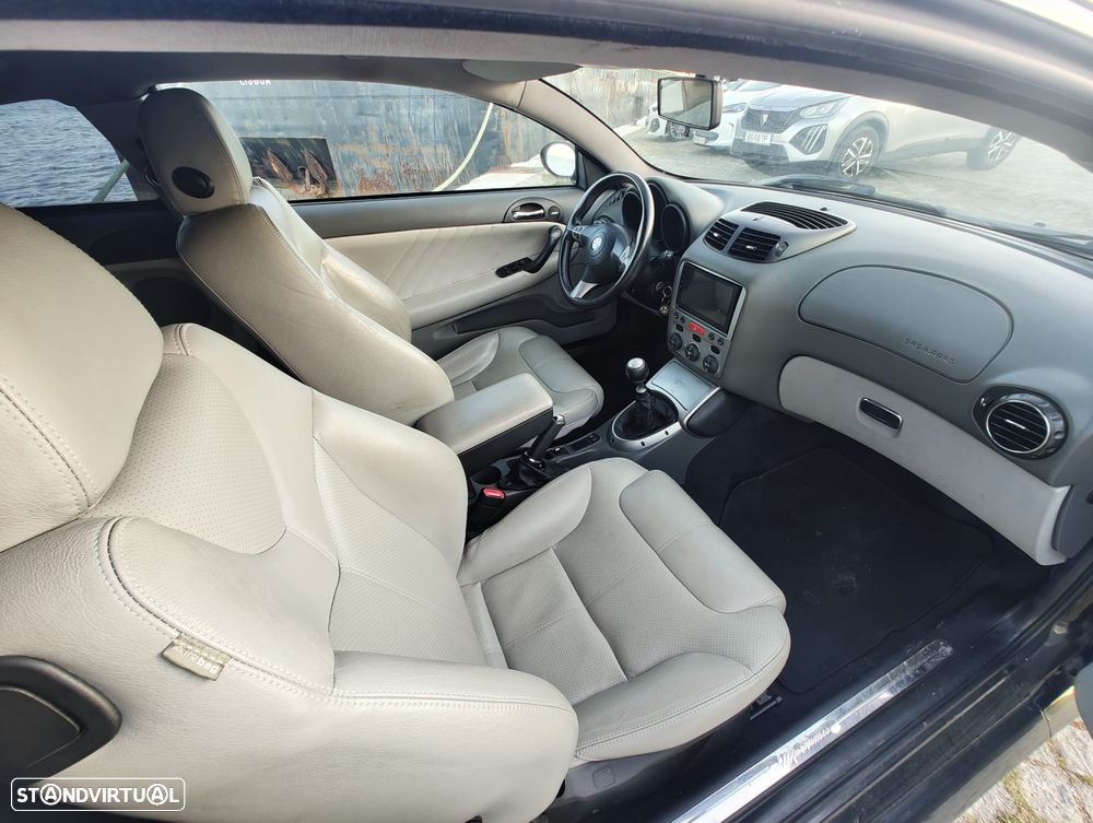 Alfa Romeo GT 1.9 JTD M-JET - 13