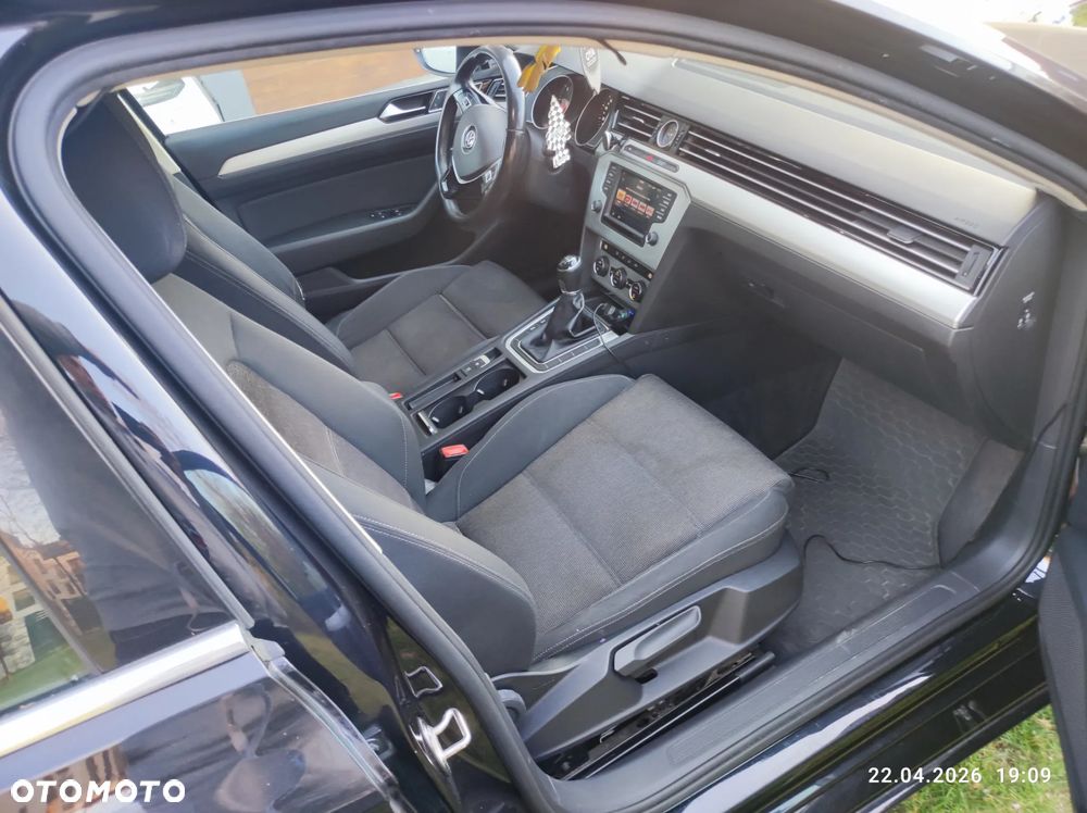 Volkswagen Passat 2.0 TDI BMT Highline - 24