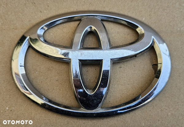 Emblemat znaczek tylnej klapy TOYOTA COROLLA E21 AVENSIS T27 ORYGINAŁ!