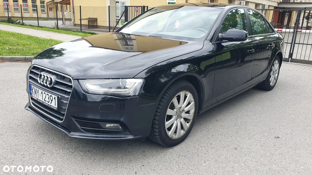 Audi A4 Limousine - 1