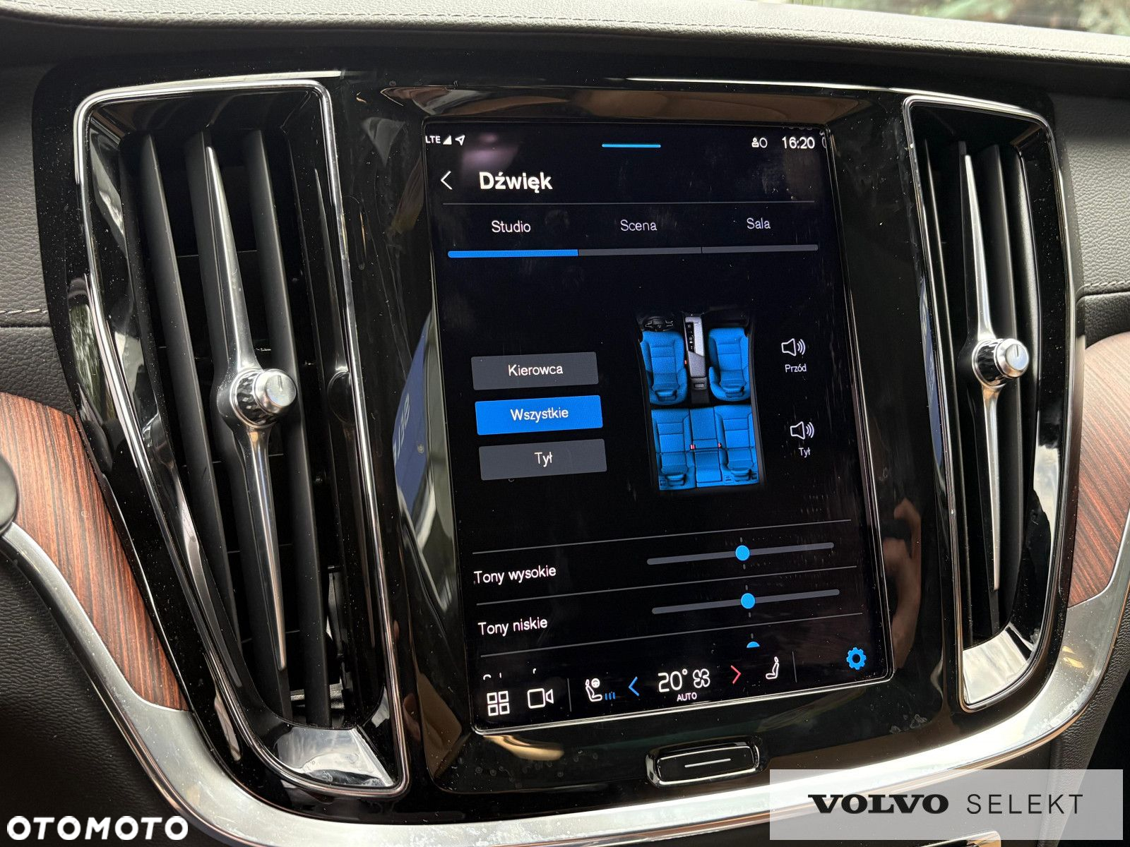 Volvo V60 Cross Country - 29