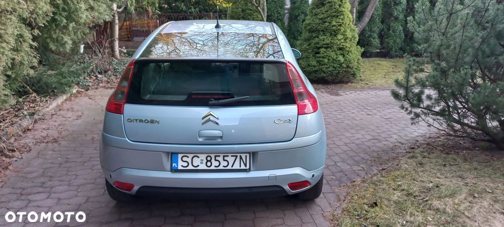 Citroën C4 1.6 16V VTR - 10