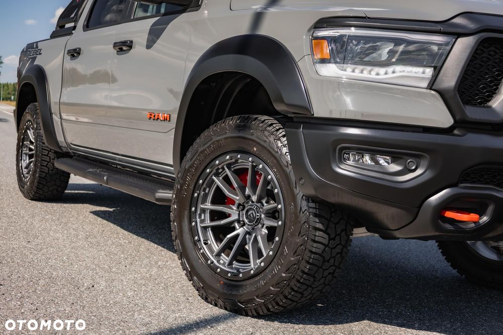 RAM 1500 Crew Cab Shortbed Rebel - 38