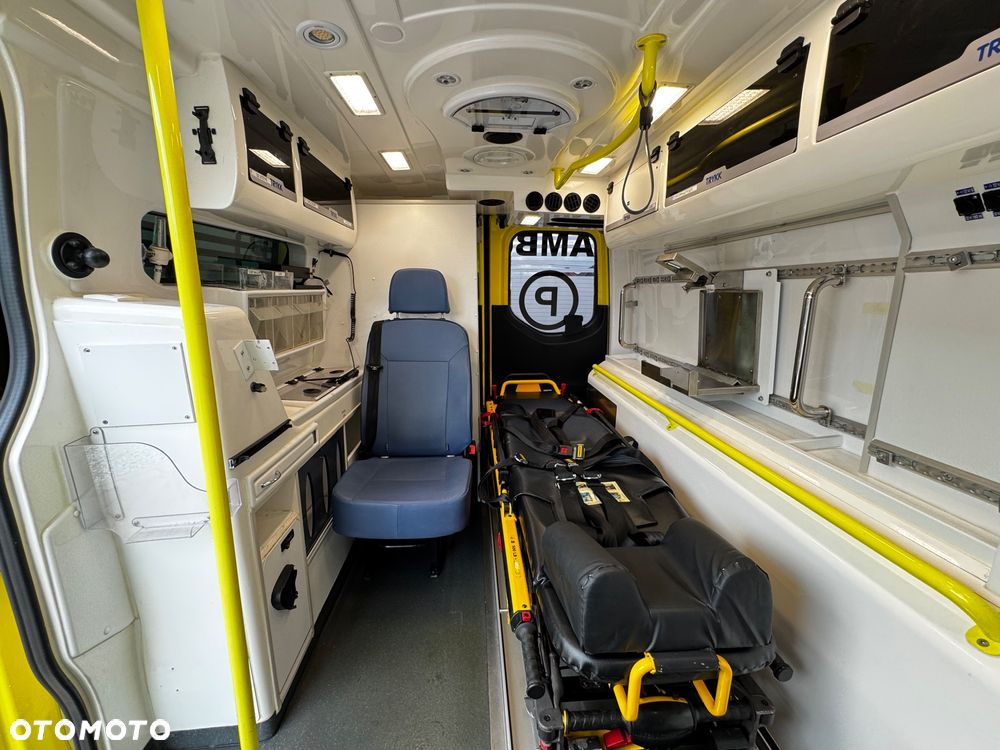 Mercedes-Benz Sprinter - 7