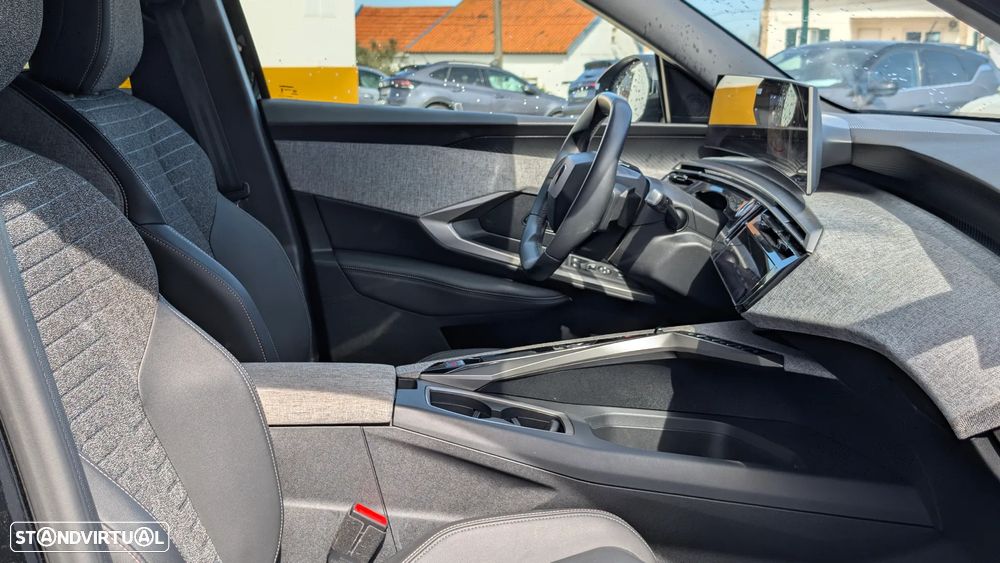 Peugeot 3008 1.2 Hybrid Allure e-DCS6 - 17