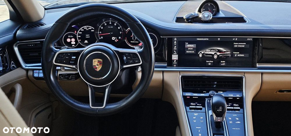 Porsche Panamera Standard - 8