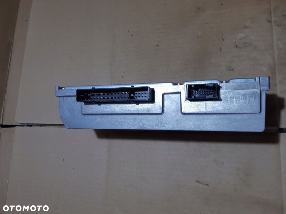 AUDI A4 B8 A5 8T WZMACNIACZ BANG OLUFSEN 8T0035223S - 2