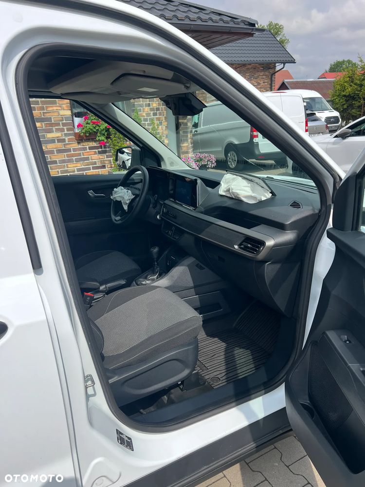 Ford Transit Courier - 11