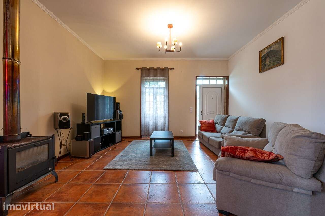 Moradia t3+1 com jardim e bosque - Grande imagem: 4/9