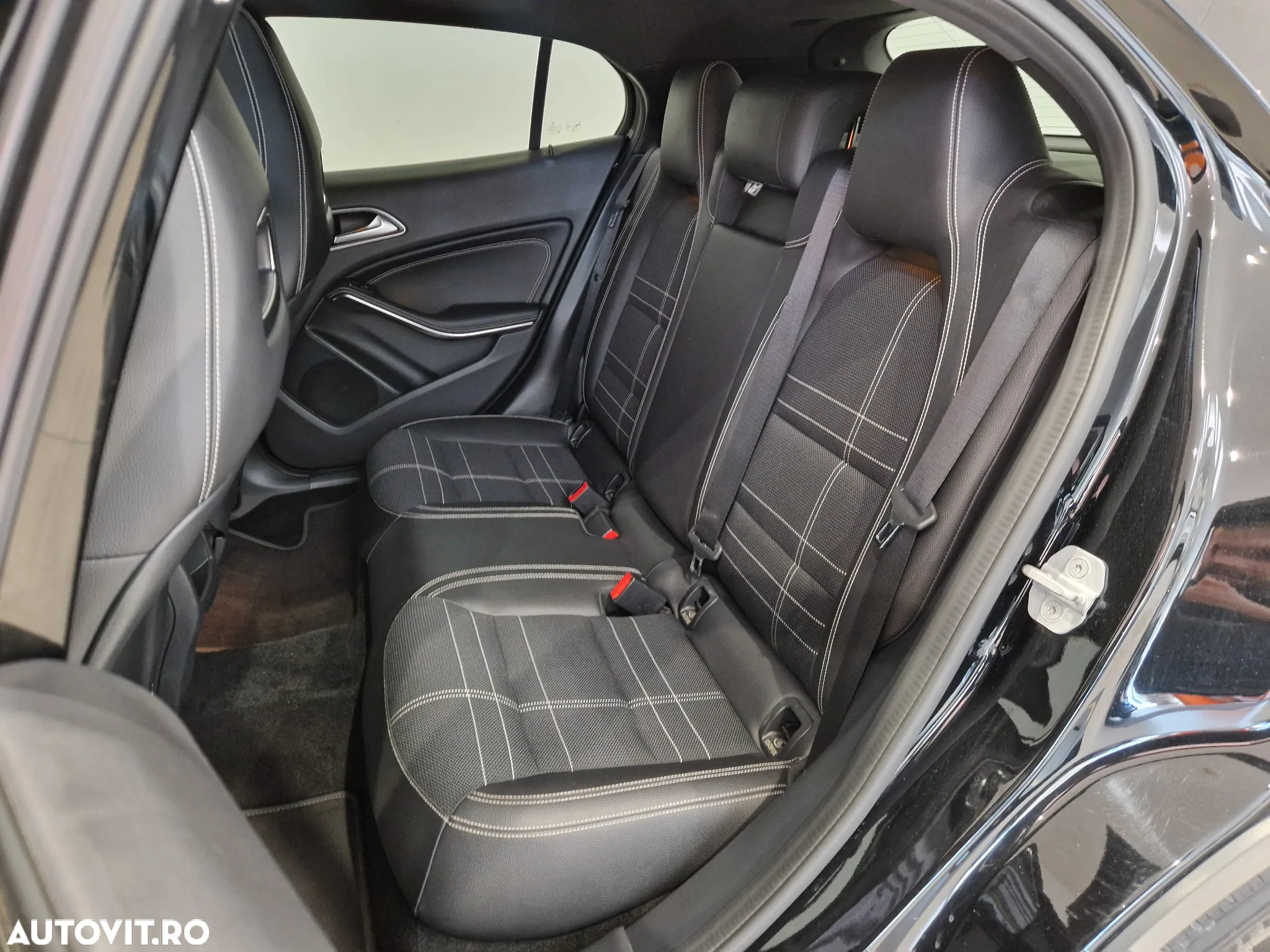 Mercedes-Benz GLA 200 d Aut. - 14