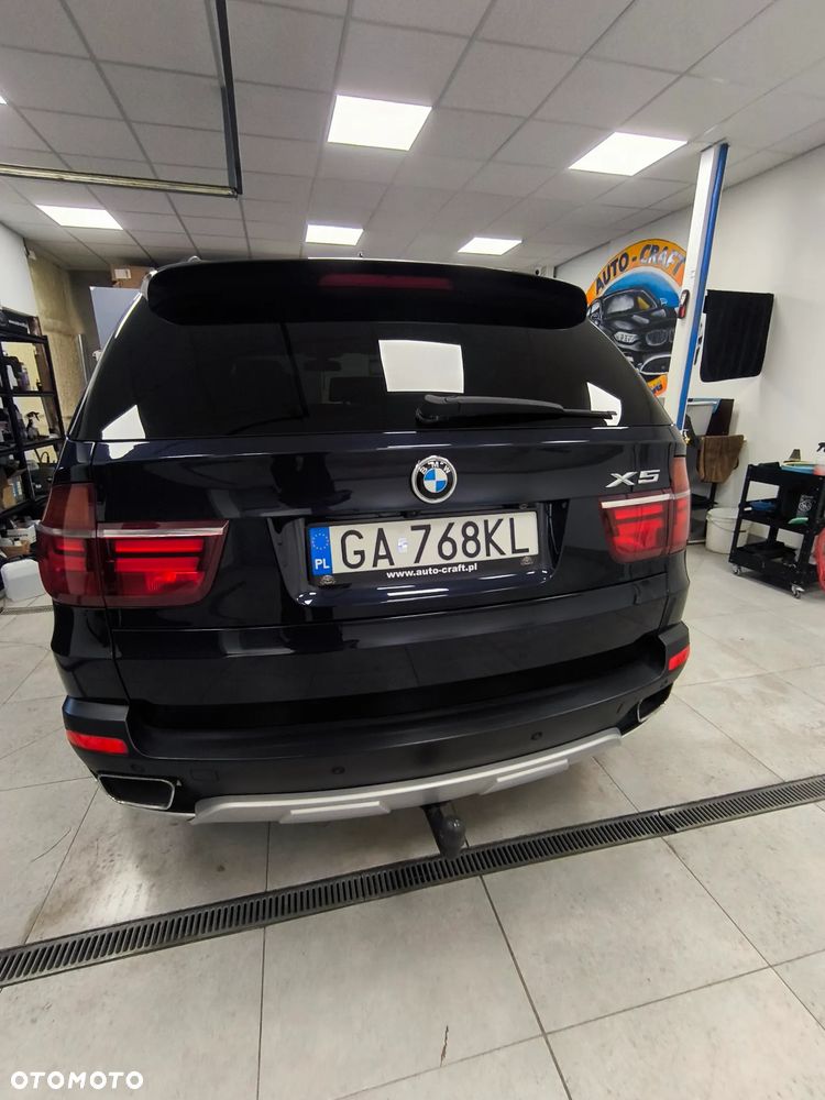 BMW X5 4.8i - 16