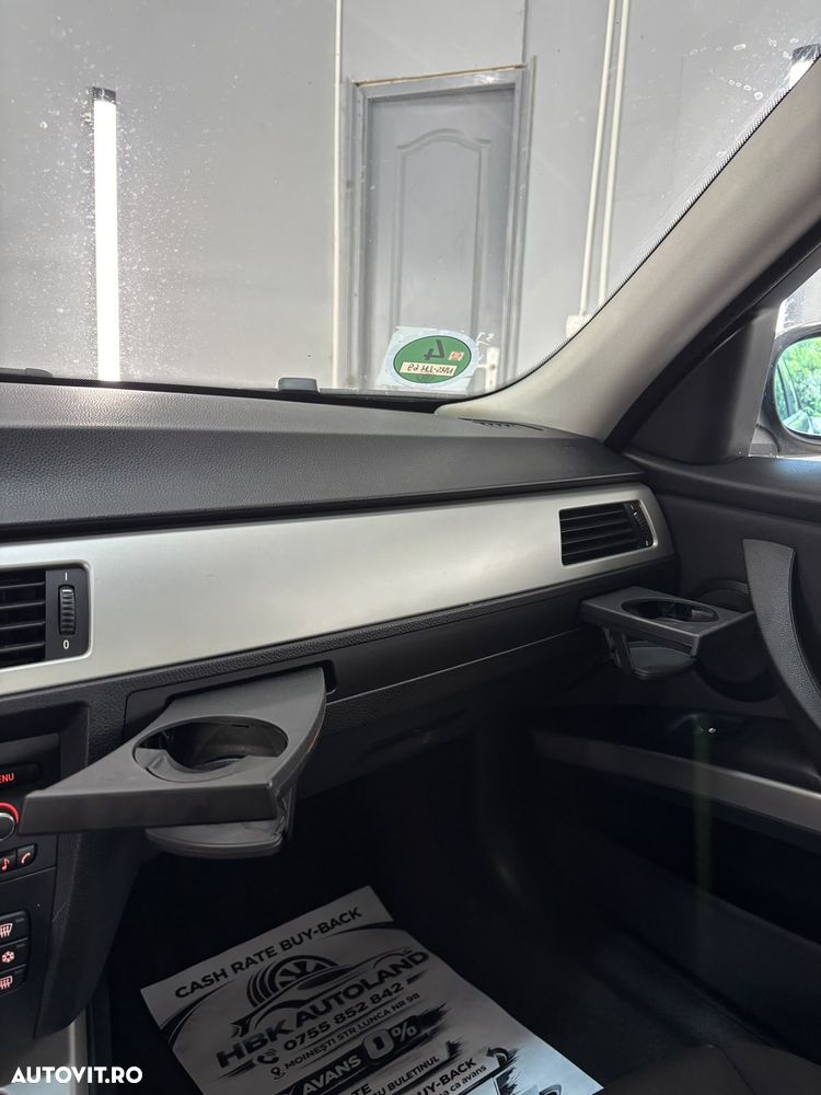 BMW Seria 3 318i Aut. Edition Exclusive - 25