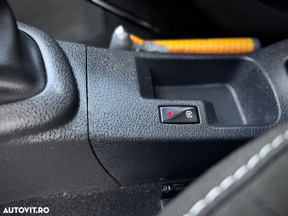 Dacia Logan TCe 90 Prestige - 28