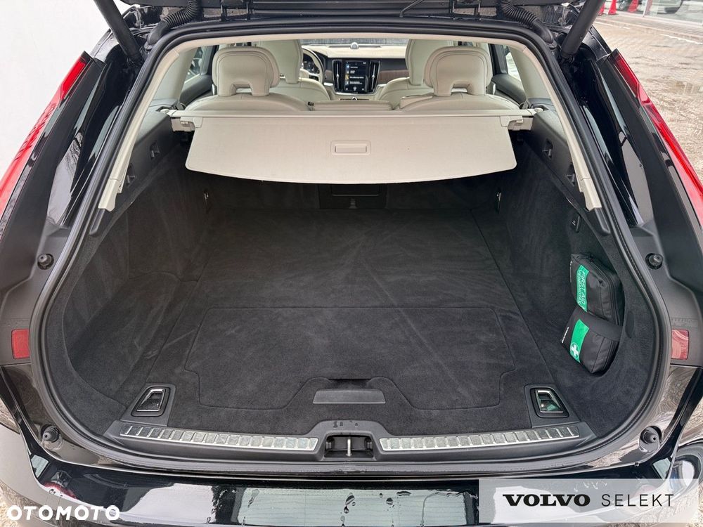 Volvo V90 Cross Country - 28