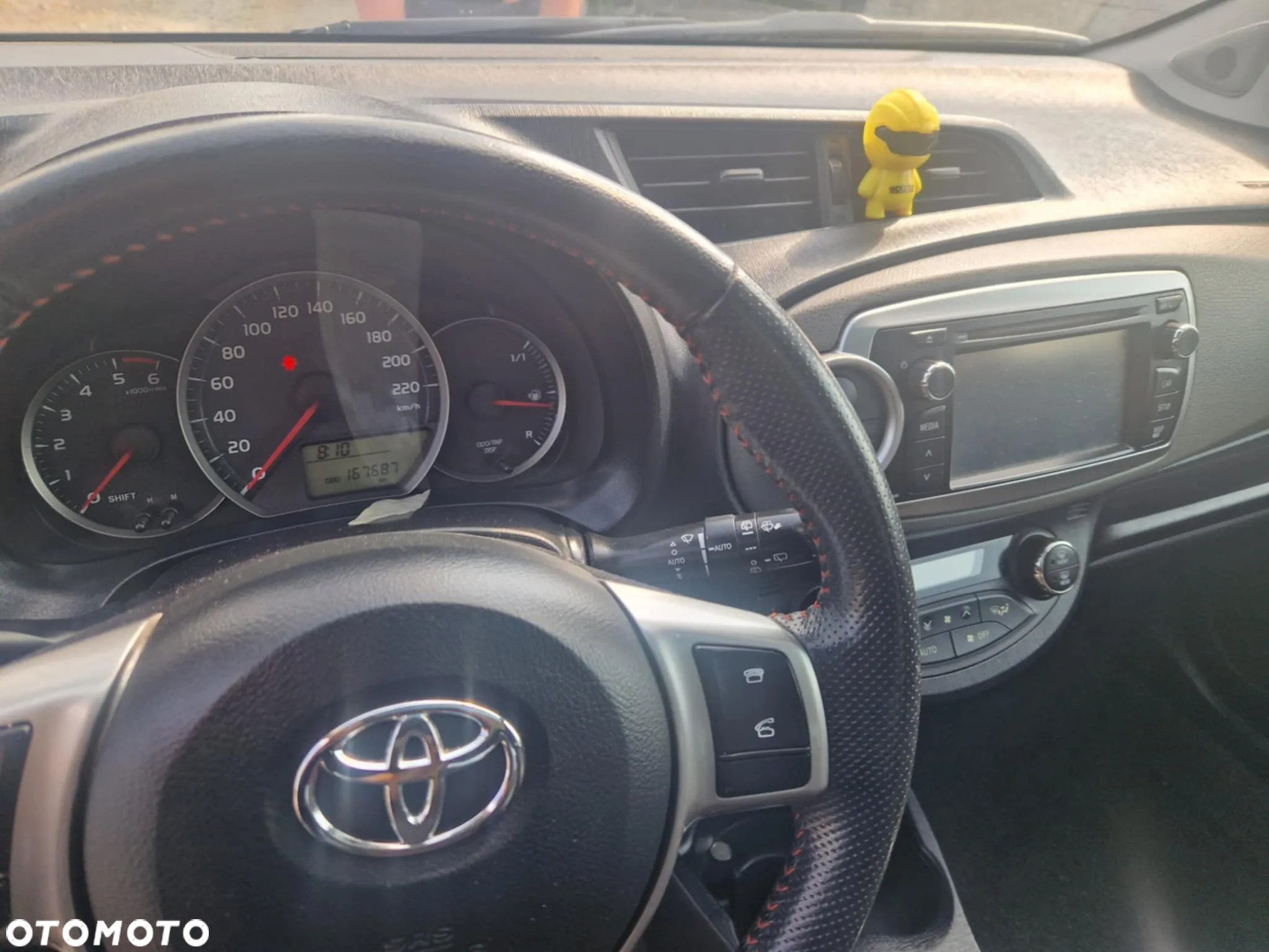 Toyota Yaris 1.4 D-4D Premium - 8