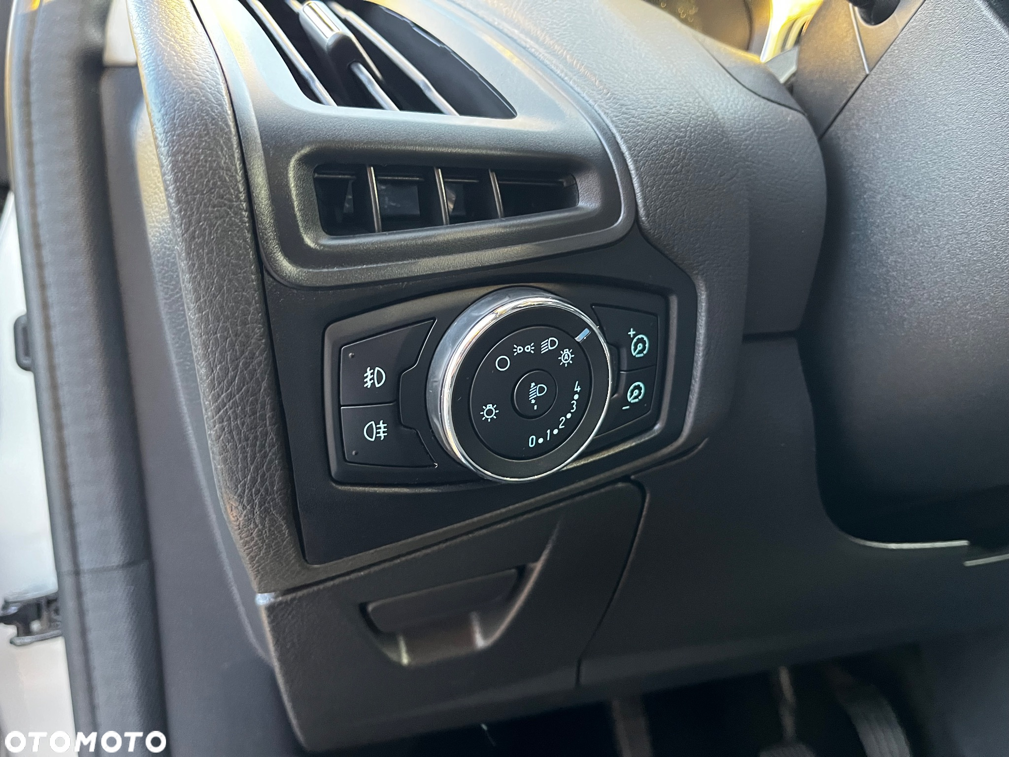 Ford Focus 1.6 Platinium X - 25