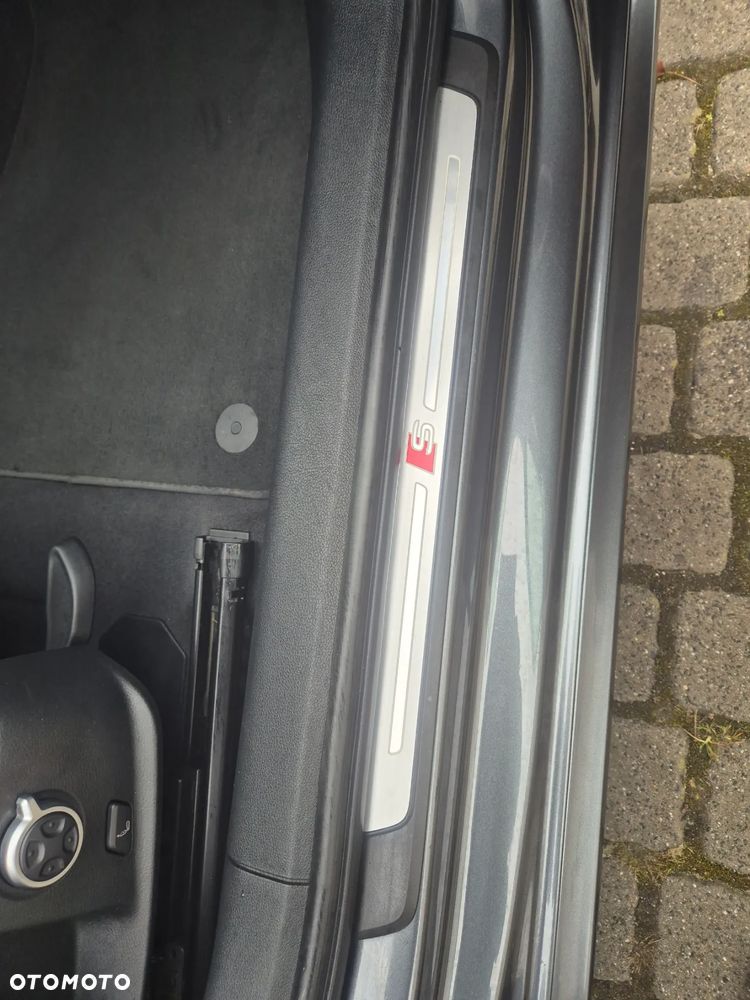 Audi A4 Avant 40 TFSI S tronic S line - 16