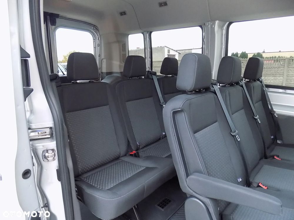 Ford Transit Kombi L3H2 Limited - 38