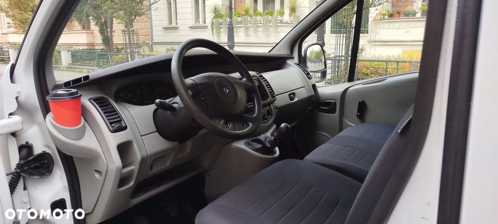 Renault Trafic - 11