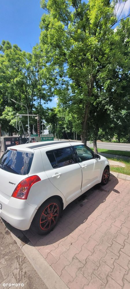 Suzuki Swift - 3