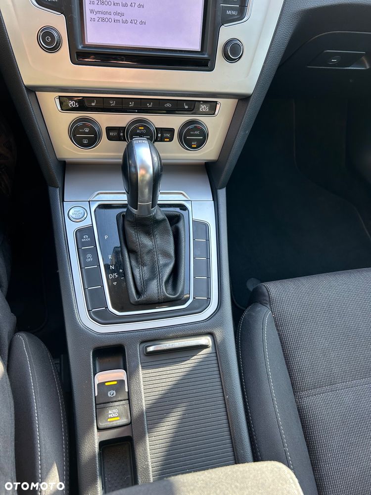 Volkswagen Passat - 28