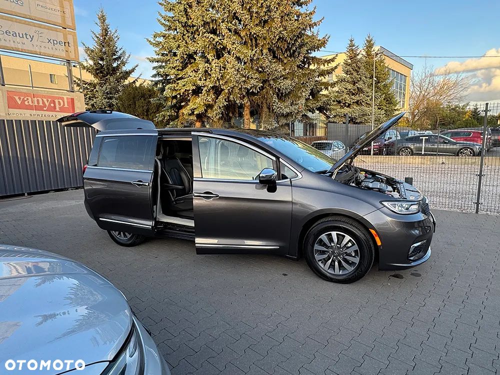 Chrysler Pacifica - 6