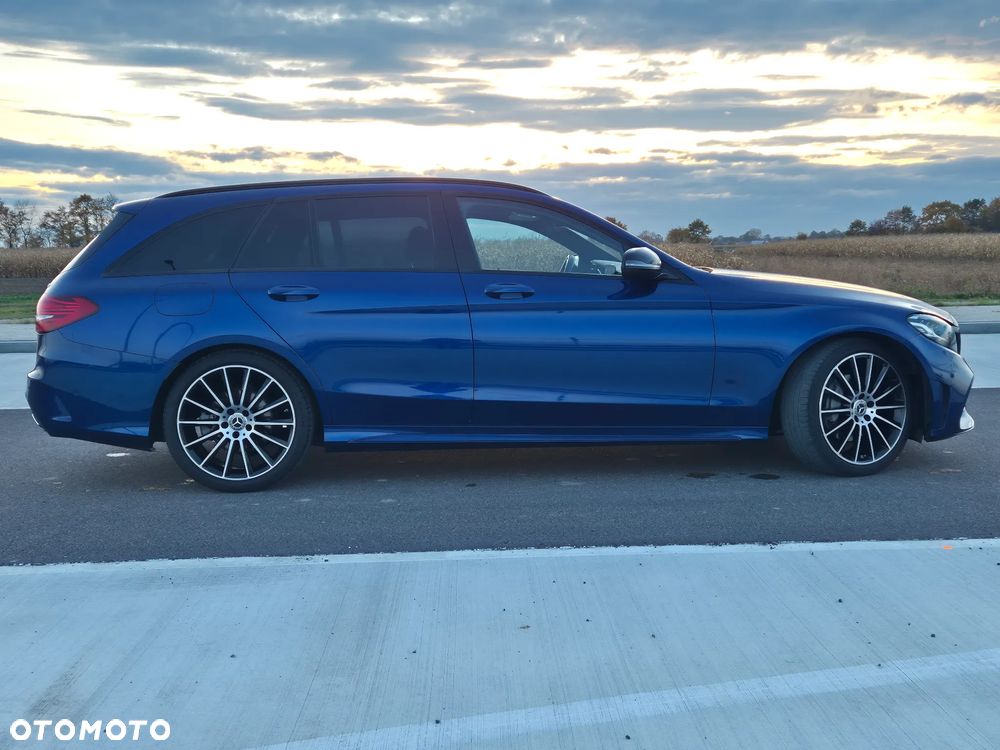 Mercedes-Benz Klasa C 220 d 4Matic T 9G-TRONIC AMG Line - 12