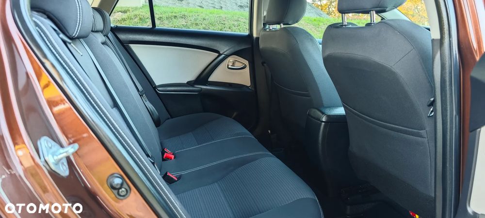 Toyota Avensis 2.0 D-4D Prestige - 8