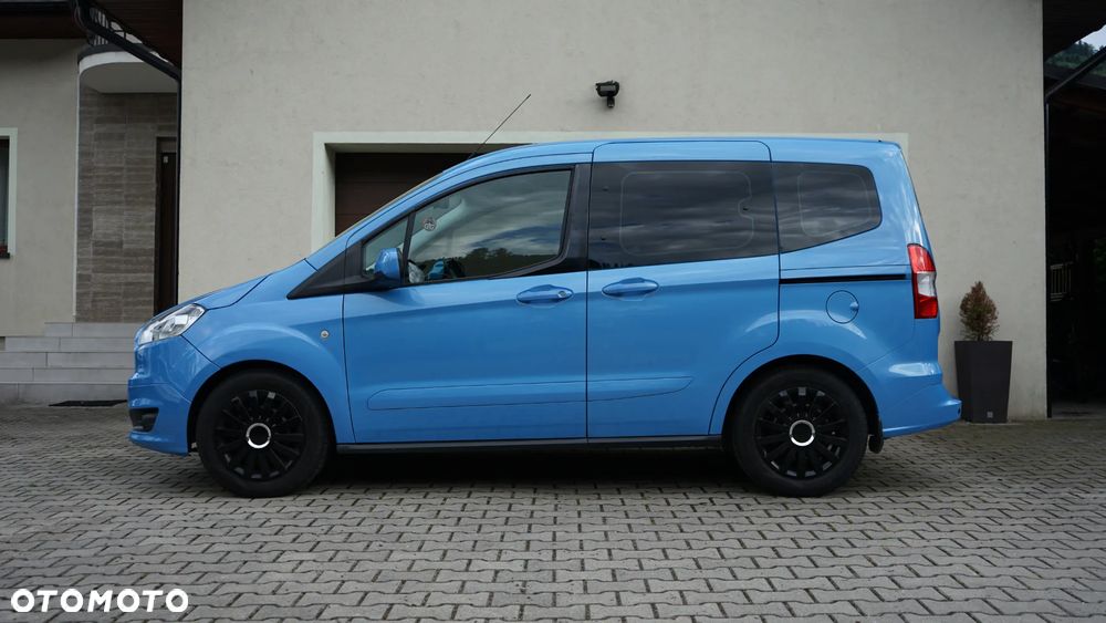 Ford Tourneo Courier - 17