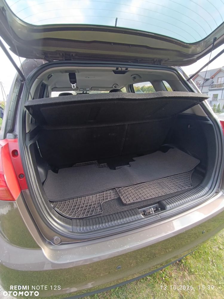 Kia Venga - 11