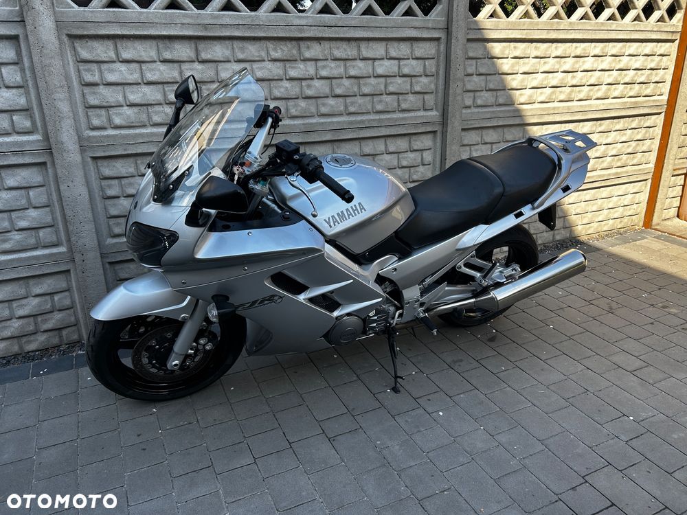 Yamaha FJR - 17