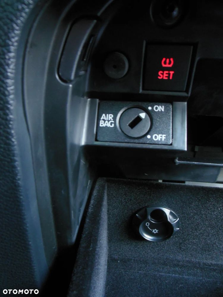 Volkswagen Golf 1.6 TDI DPF MATCH - 26
